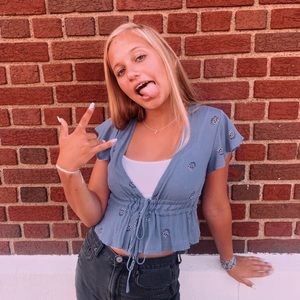 Meet your Posher, Emma